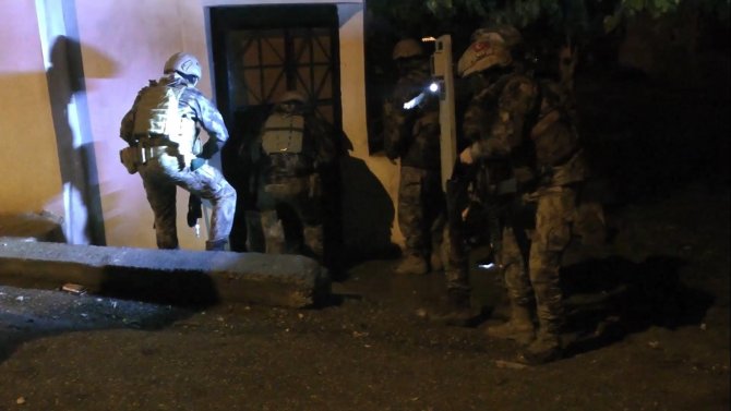 Mersin’de Pkk/kck Operasyonu: 9 Gözaltı