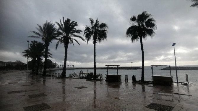 ’Turuncu Kod’ İle Uyarılan Manavgat’ta Korkulan Olmadı