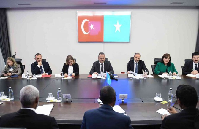Bakan Özer, Somalili Mevkidaşı Mohamed İle Görüştü