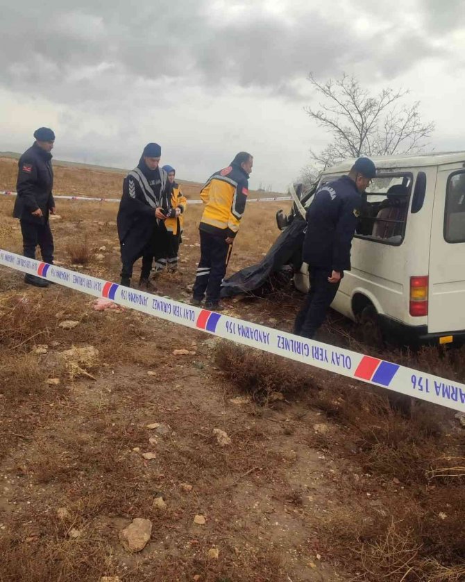 Midibüs Takla Attı: 1 Ölü 1 Yaralı
