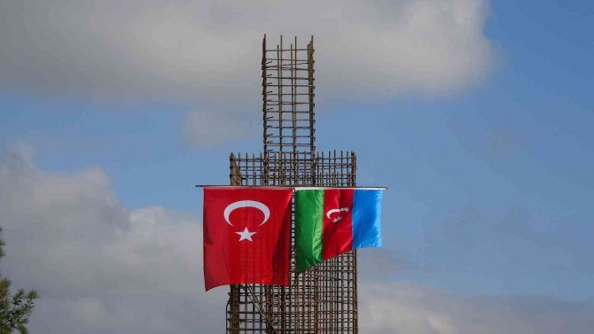Çanakkale Savaşları’nda Şehit Olan Azerbaycanlı Askerlerin Anısı Tarihi Yarımada’da Yaşayacak