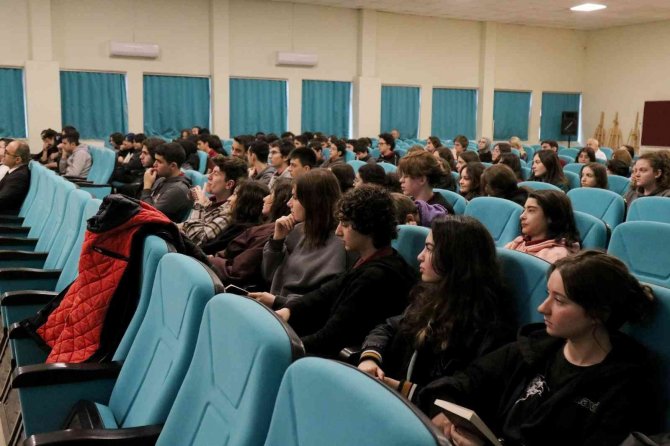 Etkinlikler ‘Uzaktaki Yakın: Adapazarı’ Söyleşisi İle Devam Etti