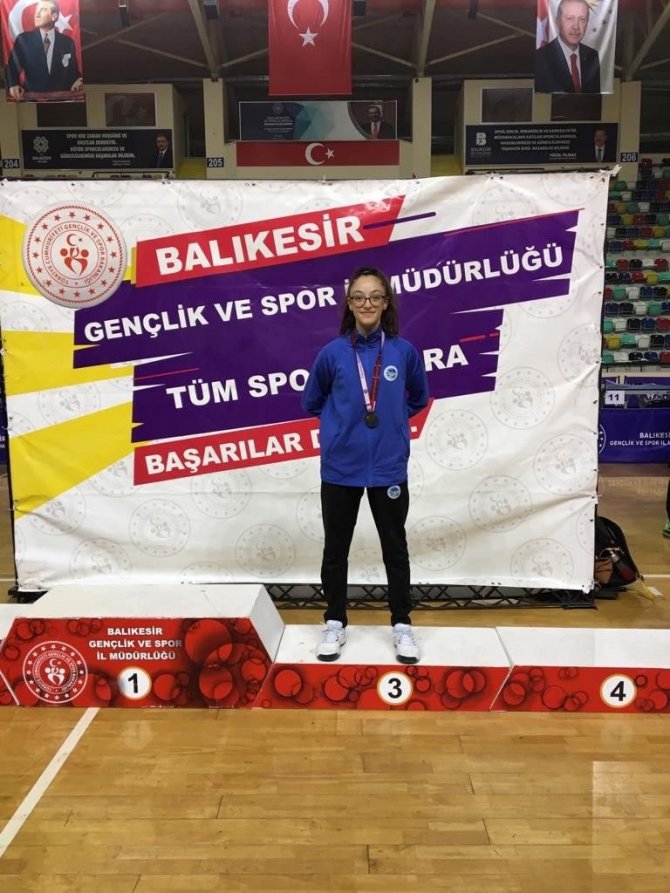 Büyükşehir’in Raketleri Türkiye Şampiyonası Yolunda