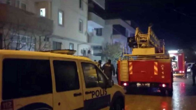 Sakarya’da Bir Evde Çıkan Yangın İtfaiye Ekiplerince Söndürüldü