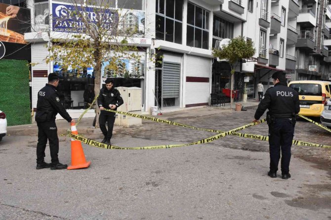 Sokak Ortasında Silahlı Saldırıya Uğrayan Kişi Ağır Yaralandı