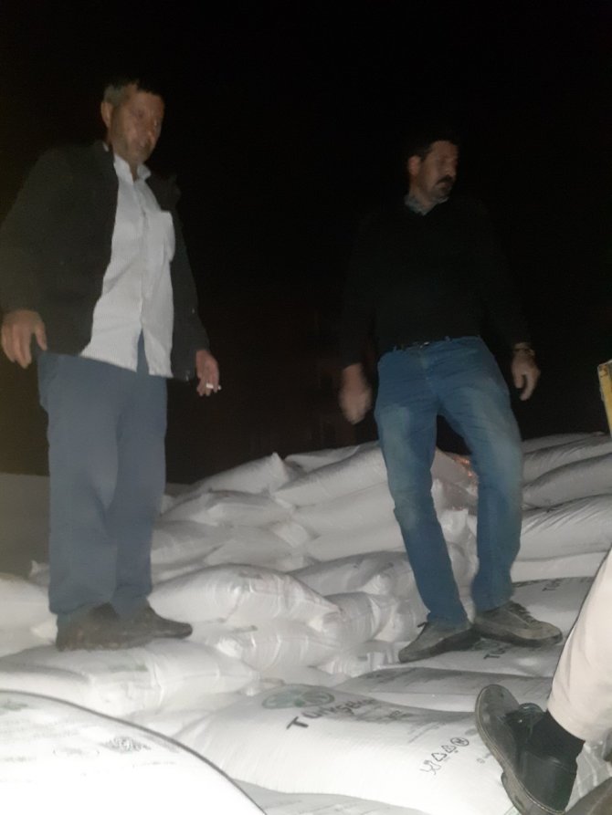 Burhaniye’de Arıcılara Şeker Dağıtıldı