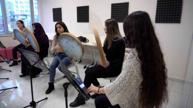 Siirt Belediyesi Bünyesinde Kültür Ve Sanat Kursları Devam Ediyor