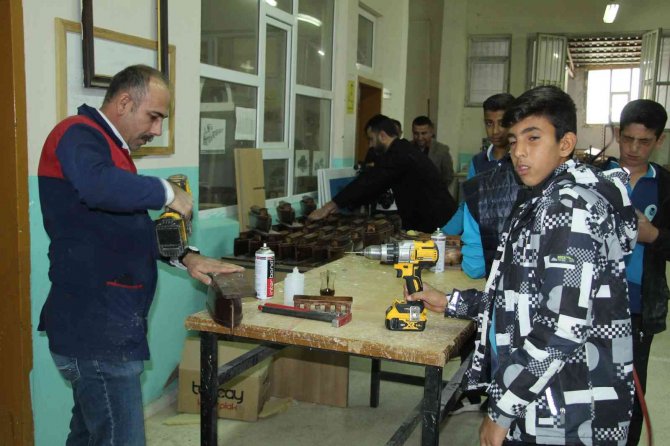 Şırnaklı Öğrencilerden 9 Ayda 7.5 Milyon Liralık Ciro