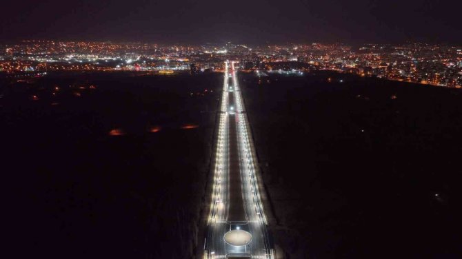 Havalimanı Pisti Değil, Recep Tayyip Erdoğan Bulvarı