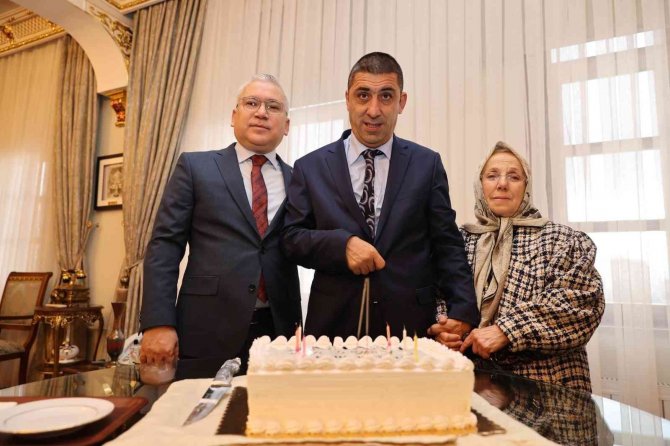 Vali Şimşek Sivas’ın Levent Abisini Unutmadı