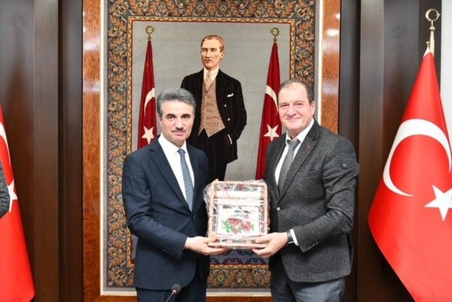 Tekvando Federasyonu Başkanı Şahin’den Vali’ye Siyah Kuşak