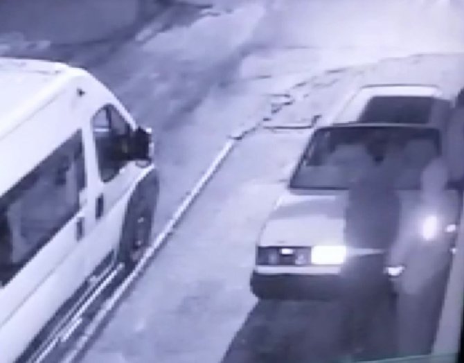 Yıllarca Emek Vererek Yaptırdıkları Otomobilin İç Donanımları Parça Parça Çalındı
