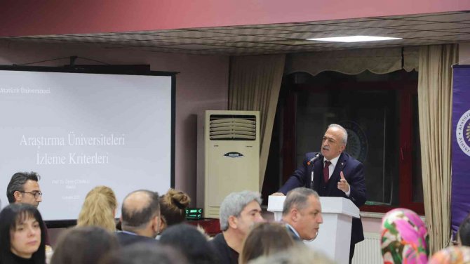 Rektör Çomaklı, Akademisyenlerle Bir Araya Geldi