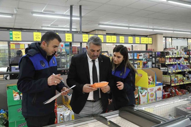 Van’da Fahiş Fiyat Ve Etiket Denetimi Yapıldı