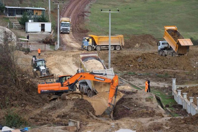Yalova’da İçme Suyu Ana İshale Hattı Çalışmaları Devam Ediyor