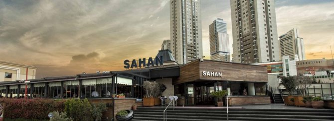 Yeni Yıl Akşamının Lezzeti: Kestaneli, Bademli Yılbaşı Hindisi