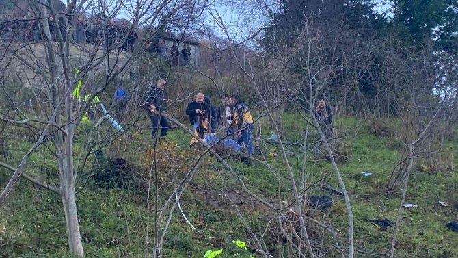 Öğrenci Servisi 100 Metreden Uçuruma Yuvarlandı: 1 Ölü, 18 Yaralı