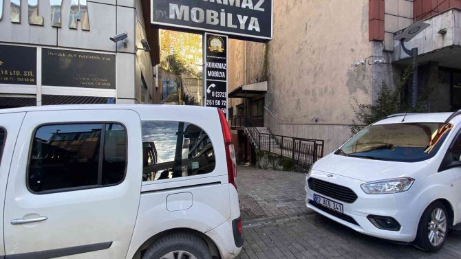 Dengesini Kaybedince 2 Metrelik Boşluğa Düştü