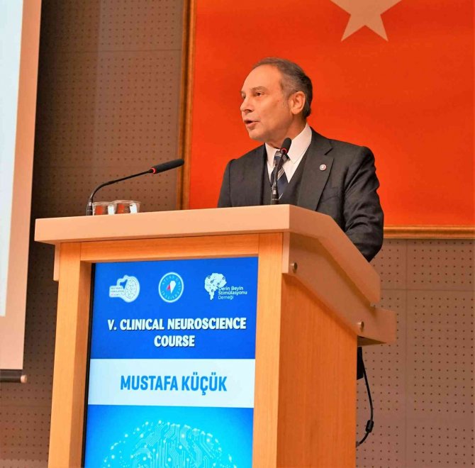 5’inci Klinik Nörobilim Kursu’nda Derin Beyin Stimülasyonu Ele Alındı