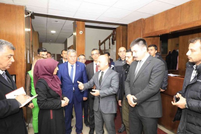 Ağrı Valisi Varol, Üniversite Öğrencileri İle Buluştu