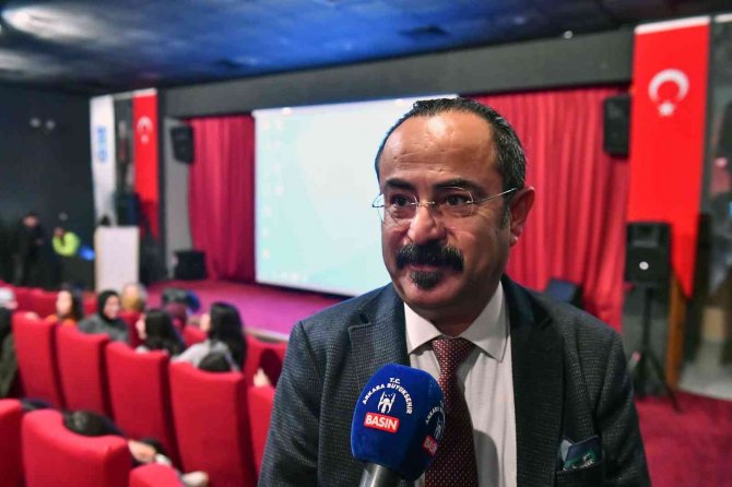 Yks Ve Lgs’ye Hazırlanan Öğrencilere Motivasyon Semineri