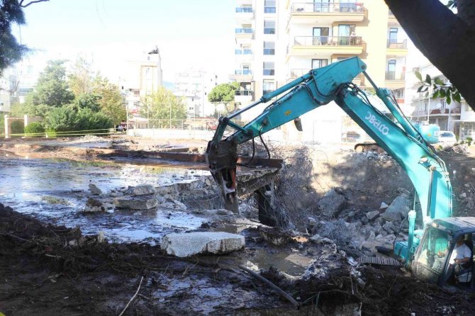 Sele Sebep Olarak Gösterilen Gavur Deresi’ndeki Köprüye Yıkım Kararı