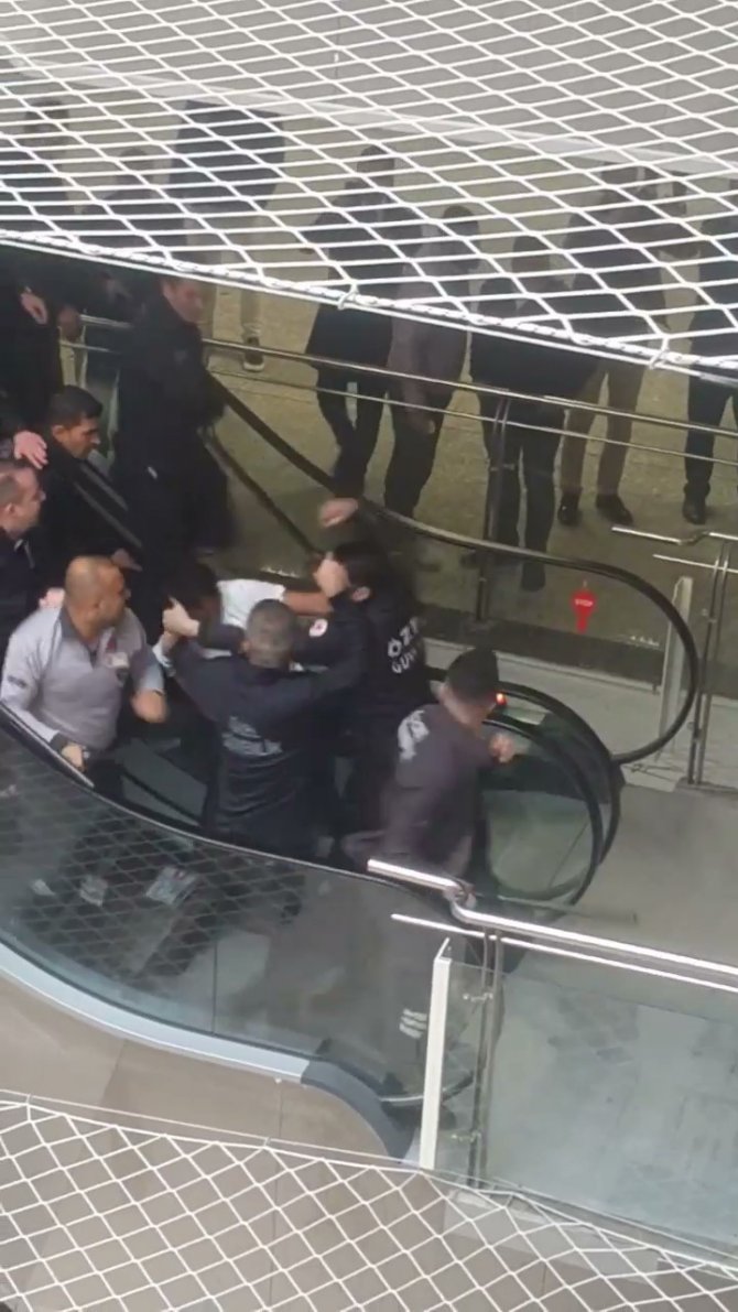 Adana Adliyesinde Kavga: O Anlar Kamerada