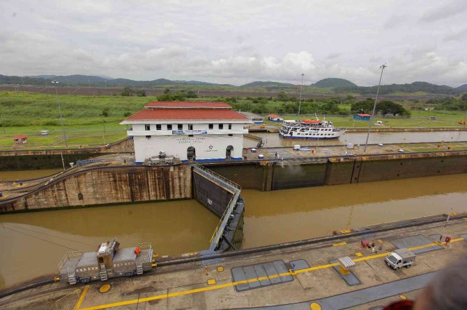 Panama Kanalı’nda Yangın: Miraflores Kapağından Geçişler Durduruldu