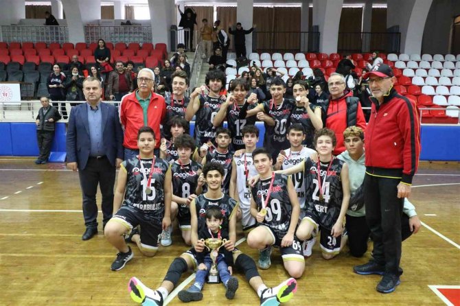 Aydın’da Okullar Arası Voleybol Müsabakalarında İl Birincileri Belli Oldu
