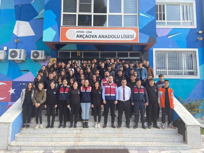 Jandarma Ekipleri Çineli Öğrencileri Bilgilendirdi