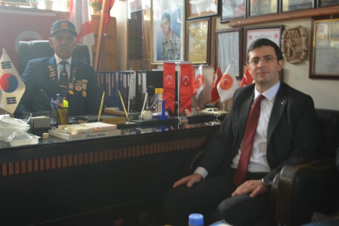 Ayvalık’ta Başsavcı Demirbaş Gazileri Unutmadı