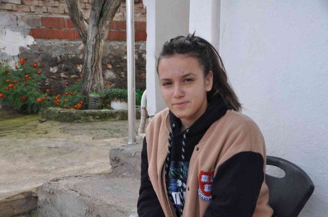 Lise Öğrencisinin Ölümden Döndüğü Kaza Kamerada