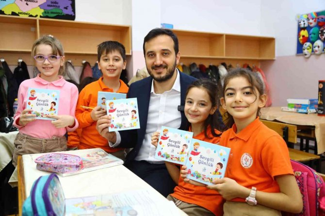 Bağcılar’da İlkokul Öğrencileri Günlük Tutmaya Başlıyor