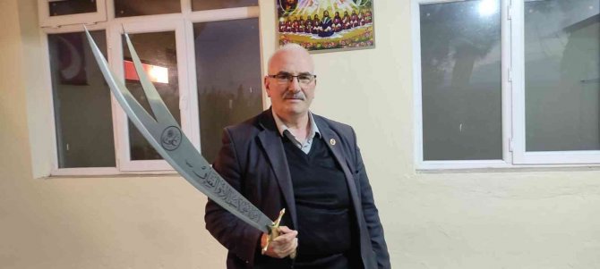 Bayramiç’te Cem Evine Zülfikar Kılıcı Hediye Edildi