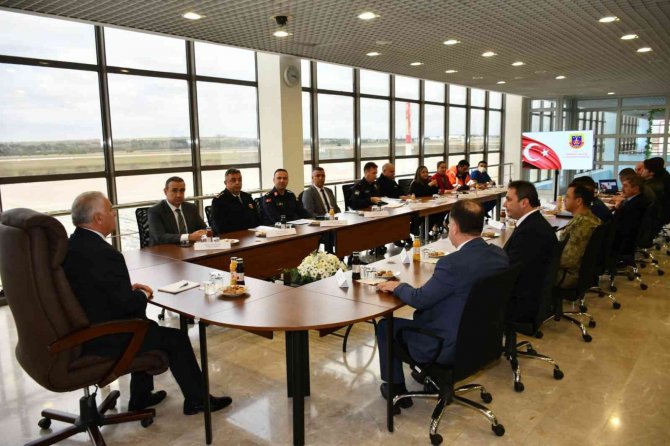 Çorlu Havalimanının Güvenliği Masaya Yatırıldı
