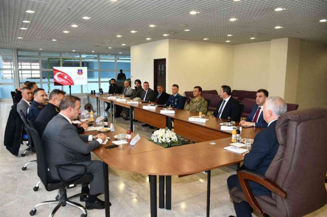 Çorlu Havalimanının Güvenliği Masaya Yatırıldı