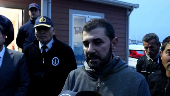 Kırklareli’nde Ağlara Takılan Balıkçı Teknesi Karaya Sürüklendi
