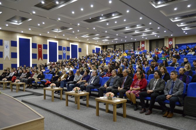 Paü’de Ressam Dali’nin Psikobiyografisi Anlatıldı