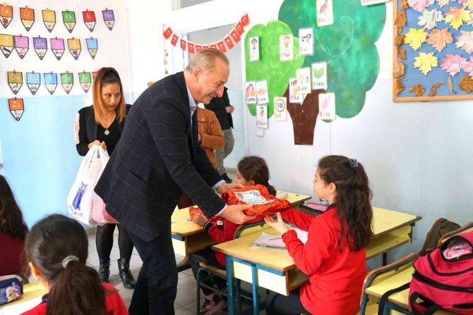 Başkan Atabay, Minik Öğrenin Ricasını Kırmadı