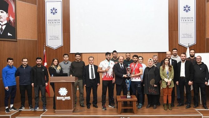 Etü’de Madalya Kazanan Sporcular İçin Tören Düzenlendi