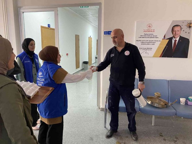Depremde Ailelerini Aratmadılar