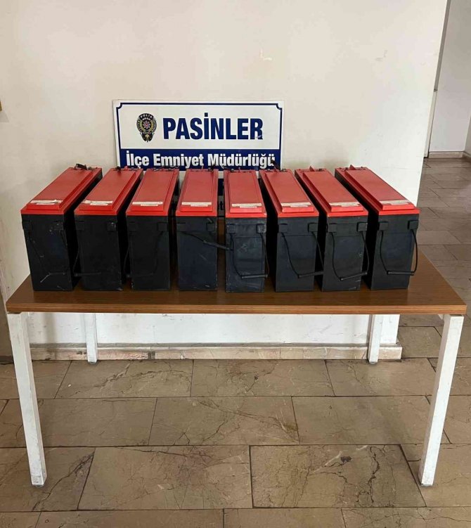 Baz İstasyonundan Akü Çaldılar, Kıskıvrak Yakalandılar