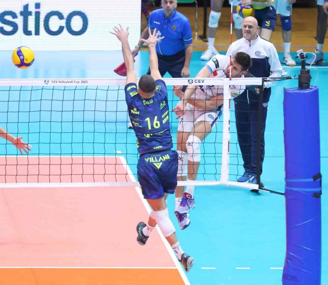 Cev Cup: Valsa Group Modena: 3 - Arkas Spor: 0