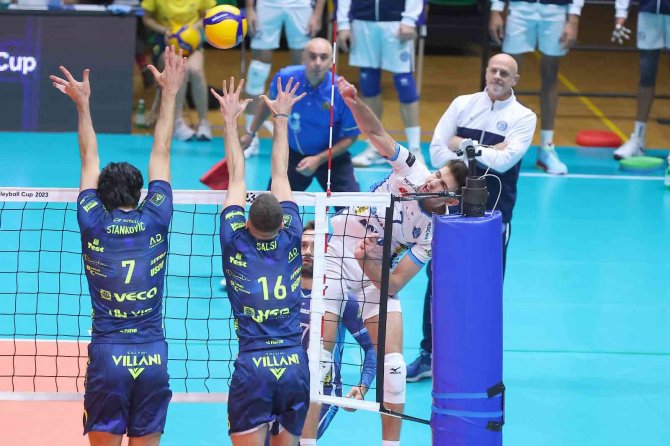 Cev Cup: Valsa Group Modena: 3 - Arkas Spor: 0