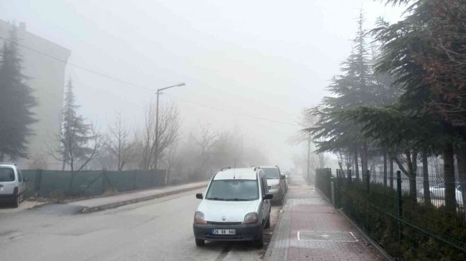 Eskişehir’de Yüksek Kesimlerde Sis Hakim Oldu