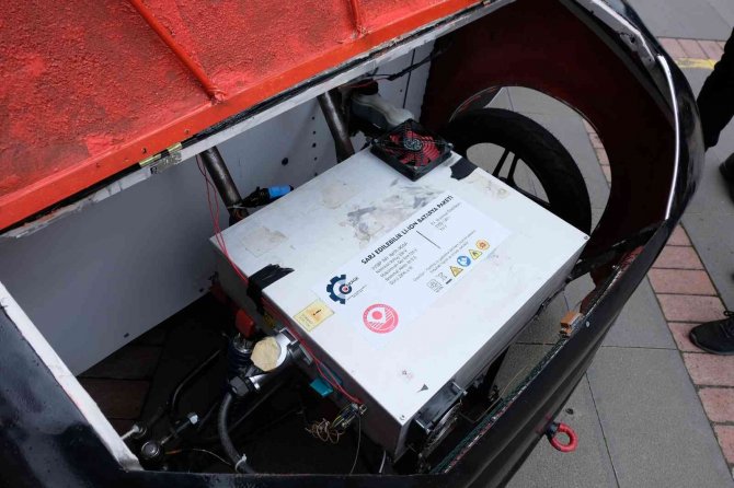 Gümüşhane Üniversitesi Öğrencileri 120 Kilometre Hıza Ulaşabilen Elektrikli Araç Yaptı