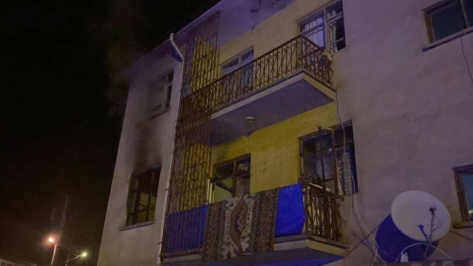 Yangında Dumandan Boğulan Yaşlı Kadın Hayatını Kaybetti