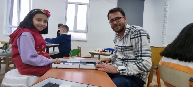 İ̇lkokul Öğrencilerine Akıl Ve Zeka Oyunları Kursu