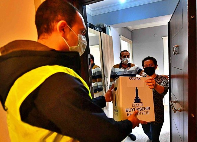 İ̇zmir’de Çölyak Ve Fenilketönüri Hastalarına 4 Bin 500 Gıda Paketi