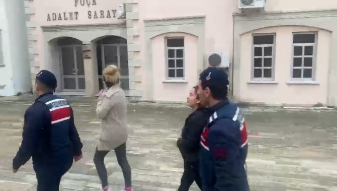 Foça’da Bir Eve Giren Hırsızlara Jandarmadan Suçüstü